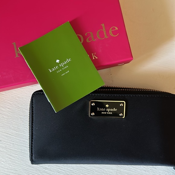 Kate Spade Neda Wallet - NEW - Picture 3 of 3